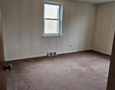 108 Clement Road - Photo Thumbnail 4