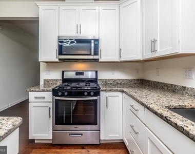 401 Wynstone Court - Photo Thumbnail 9
