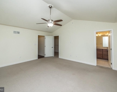401 Wynstone Court - Photo Thumbnail 22