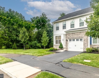 401 Wynstone Court - Photo Thumbnail 2