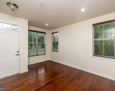 401 Wynstone Court - Photo Thumbnail 4