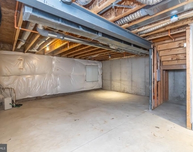 401 Wynstone Court - Photo Thumbnail 34