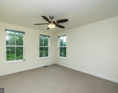 401 Wynstone Court - Photo Thumbnail 28