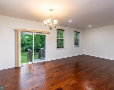 401 Wynstone Court - Photo Thumbnail 18
