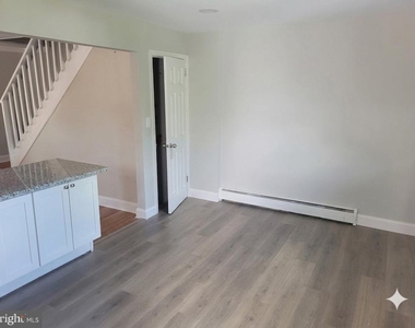130 E 8th Avenue - Photo Thumbnail 5