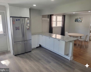 130 E 8th Avenue - Photo Thumbnail 4