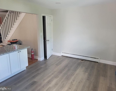 130 E 8th Avenue - Photo Thumbnail 3