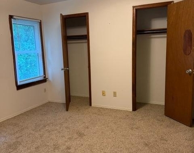 227 Gary Avenue - Photo Thumbnail 12