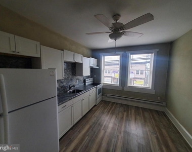 135 E Main Street - Photo Thumbnail 1