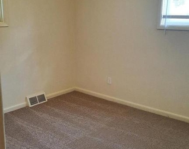 3220 Batesfield Road - Photo Thumbnail 10