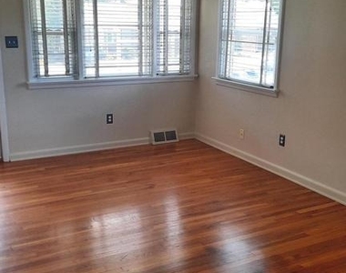 3220 Batesfield Road - Photo Thumbnail 4