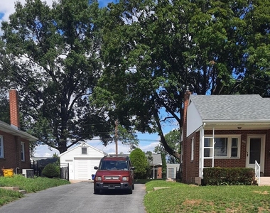 3220 Batesfield Road - Photo Thumbnail 2