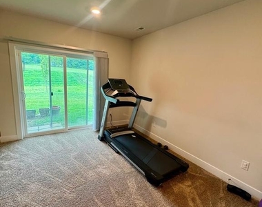 525 Buttonwood St - Photo Thumbnail 13