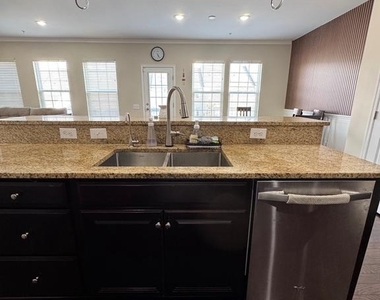 729 Sun Valley Court - Photo Thumbnail 6