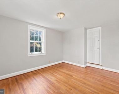 843 Taylor Street - Photo Thumbnail 16