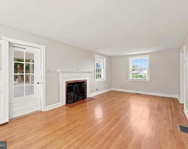843 Taylor Street - Photo Thumbnail 3