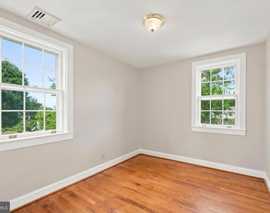 843 Taylor Street - Photo Thumbnail 17