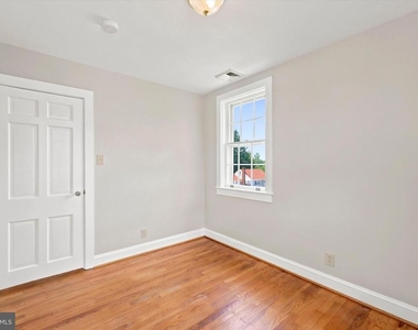 843 Taylor Street - Photo Thumbnail 18