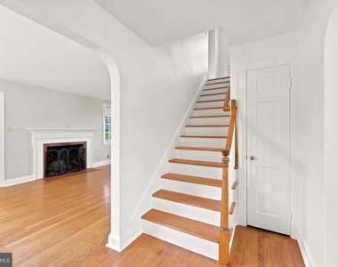 843 Taylor Street - Photo Thumbnail 2