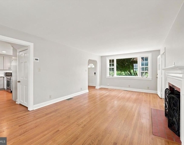 843 Taylor Street - Photo Thumbnail 5