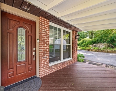 25 E Pennsbury Way - Photo Thumbnail 2