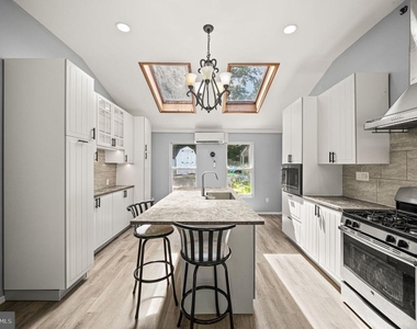 25 E Pennsbury Way - Photo Thumbnail 11