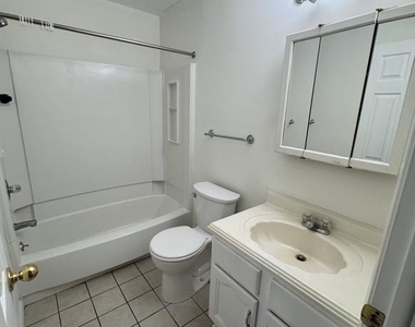 1155 York Road - Photo Thumbnail 7