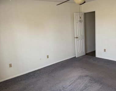 1155 York Road - Photo Thumbnail 14