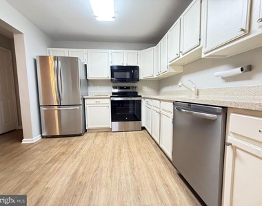 9408 Sheffield Drive - Photo Thumbnail 4