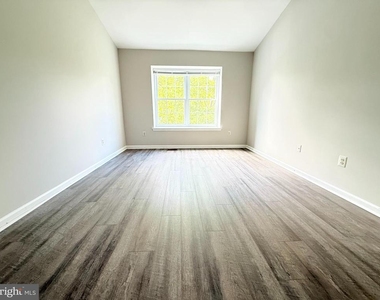 9408 Sheffield Drive - Photo Thumbnail 6