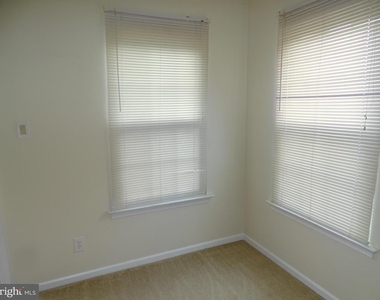1404 Beacon Hill Drive - Photo Thumbnail 5