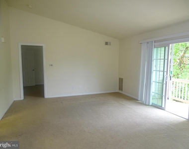 1404 Beacon Hill Drive - Photo Thumbnail 1