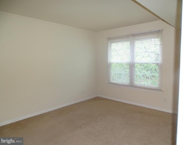 1404 Beacon Hill Drive - Photo Thumbnail 3