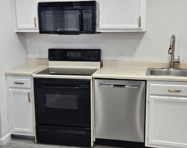 55-7 Holly Drive - Photo Thumbnail 11