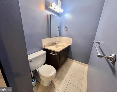 860 Lower Ferry Road - Photo Thumbnail 12