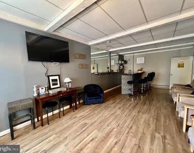 860 Lower Ferry Road - Photo Thumbnail 19