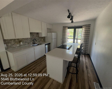 5646 Blythewood Lane - Photo Thumbnail 8