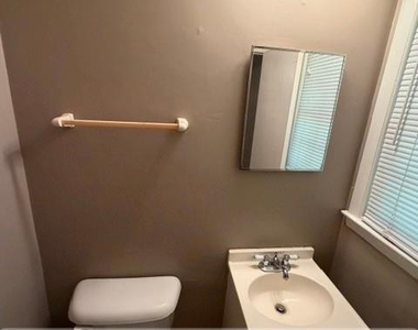 806 Hicks Avenue - Photo Thumbnail 7