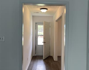 1112 Nan Street - Photo Thumbnail 5