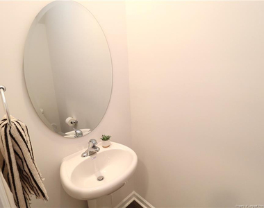374 Freestall Drive - Photo Thumbnail 14