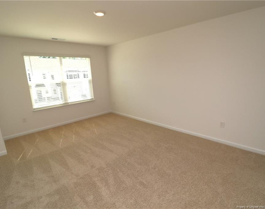374 Freestall Drive - Photo Thumbnail 17