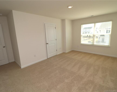 374 Freestall Drive - Photo Thumbnail 18