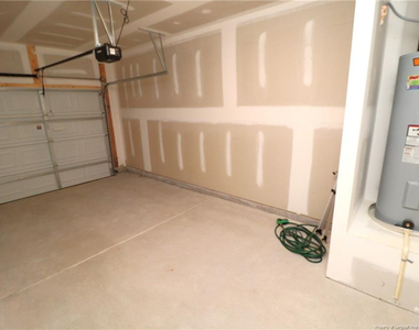 374 Freestall Drive - Photo Thumbnail 15