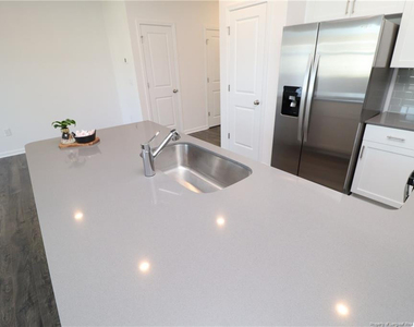 374 Freestall Drive - Photo Thumbnail 4