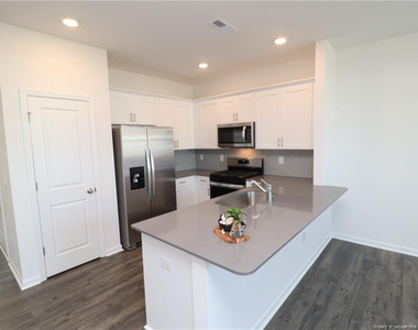 374 Freestall Drive - Photo Thumbnail 2