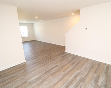 5816 Brambleberry Way - Photo Thumbnail 7