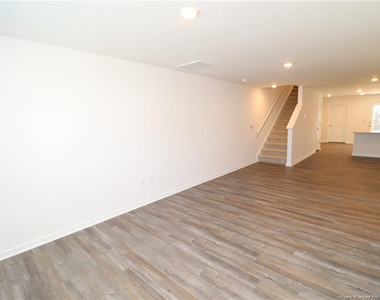 5816 Brambleberry Way - Photo Thumbnail 4