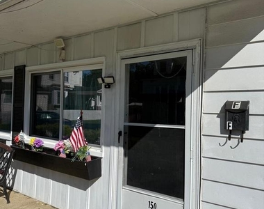 150 N Albertson Avenue - Photo Thumbnail 12
