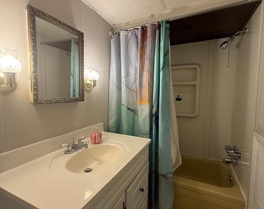 150 N Albertson Avenue - Photo Thumbnail 11