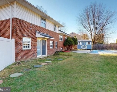 213 Wayne Drive - Photo Thumbnail 6
